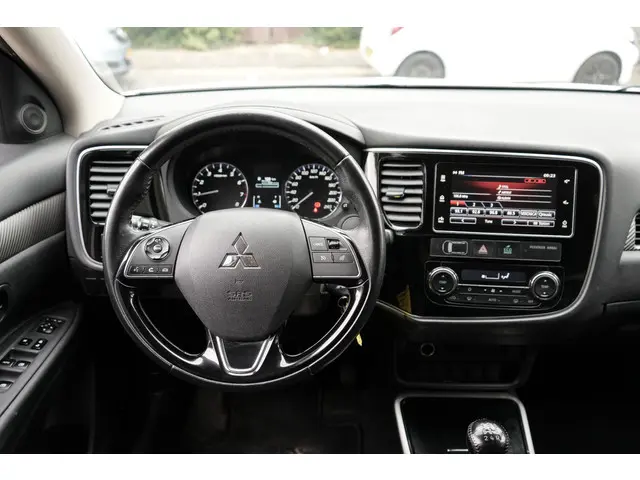 Mitsubishi Outlander 2.0 2017 Benzine 12