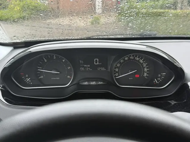 Peugeot 208 1.6 BlUE HDI 2017 Diesel 11