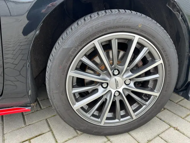 Toyota Yaris 1.3 VVT-i Aspiration 2013 Benzine 22