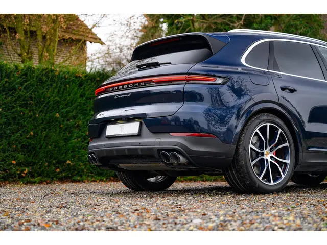Porsche Cayenne S E-Hybrid 2024 Hybride Benzine 33