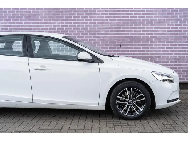 Volvo V40 1.5 T2 Polar+ 2019 Benzine 8