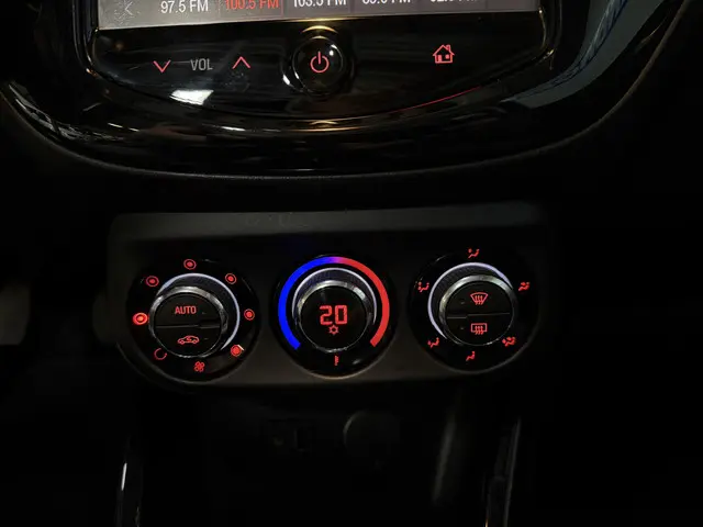 Opel ADAM 1.0 Turbo Rocks 2014 Benzine 10