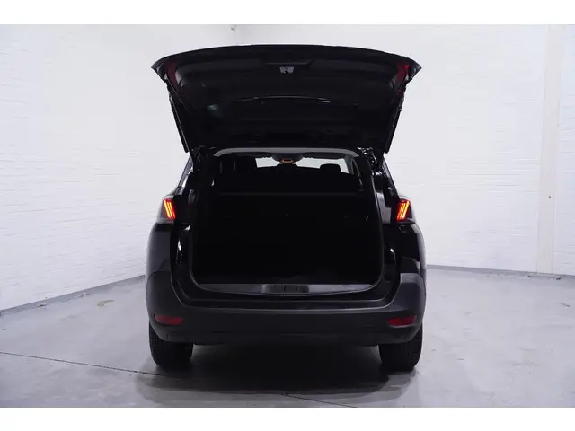 Peugeot 5008 1.5 HDI 2022 Diesel 9