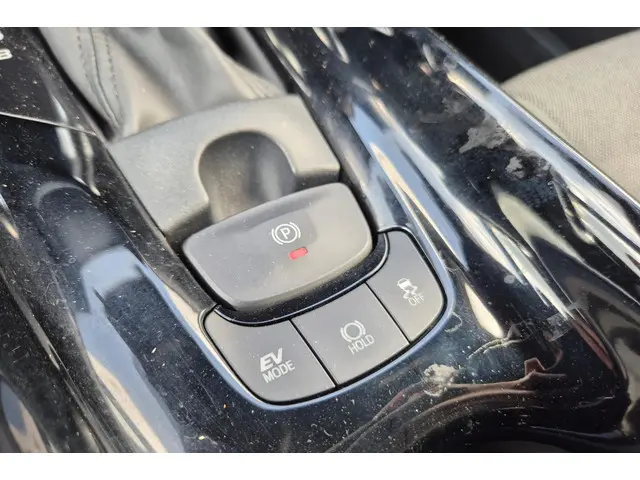 Toyota C-HR 1.8 Hybrid Dynamic 2021 Hybride Benzine 19