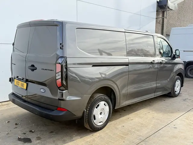 Ford Transit Custom 3