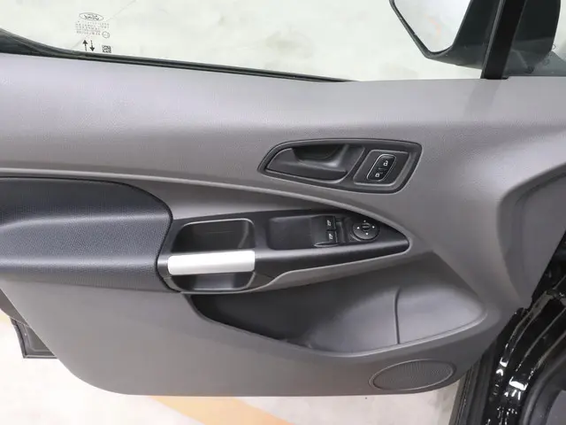 Ford Transit Connect 1.5 EcoBlue L2 Trend 2024 Diesel 28