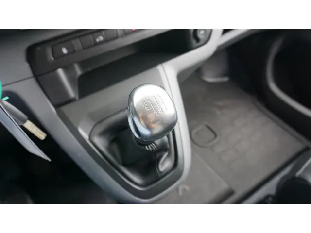 Peugeot Expert 2.0 122PK BlueHDI 120 Premium 2019 Diesel 24