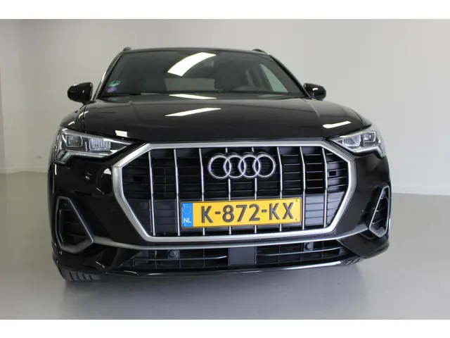 Audi Q3 35 TFSI S edition 2021 Benzine 3