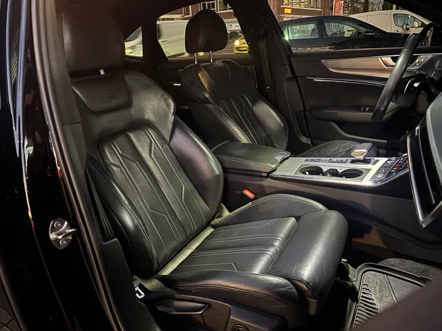 Audi A6 LIMOUSINE 45 TFSI S-LINE PANO 2020 Benzine 19