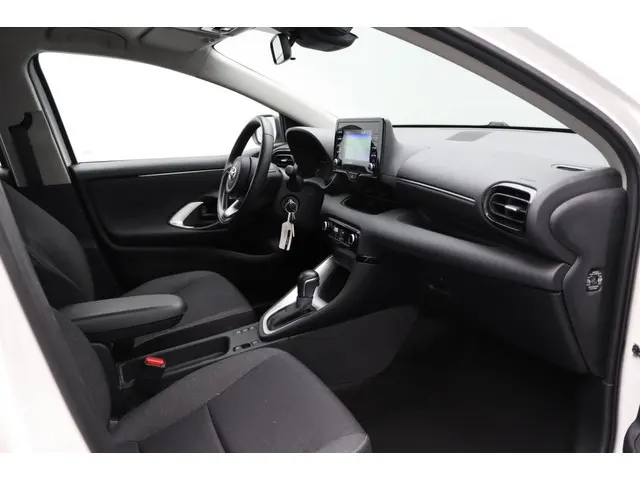 Toyota Yaris 1.5 Hybrid Active 2022 Hybride Benzine 26