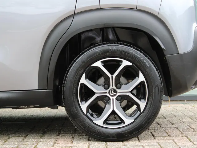 Citroën C3 Aircross 1.2 PureTech Shine 2021 Benzine 25