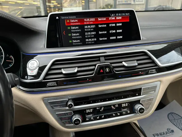 BMW 7 Serie 740Li High Executive 2016 Benzine 32