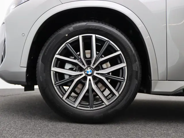 BMW iX1 eDrive20 2025 Elektrisch 6