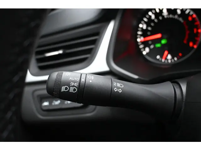 Renault Captur 1.0 TCe 90 equilibre 2023 Benzine 32