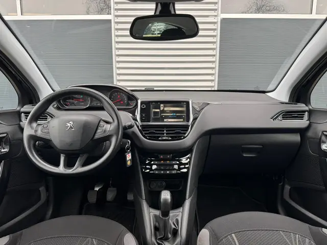 Peugeot 208 1.2 VTi Envy 2014 Benzine 26