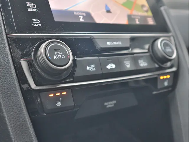 Honda Civic 1.0 i-VTEC Elegance 2018 Benzine 18