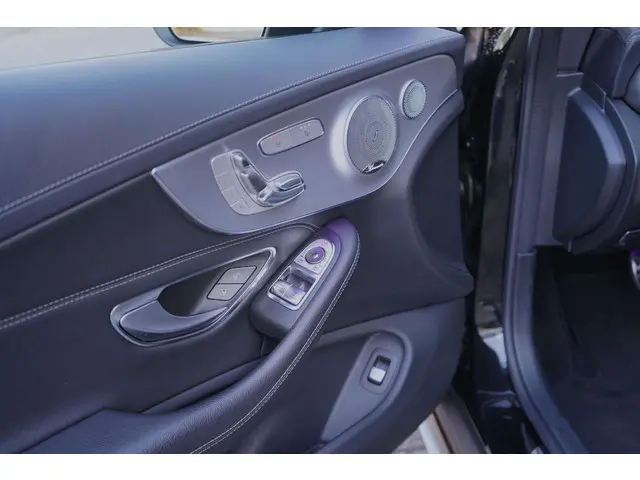 Mercedes-Benz C-Klasse Coupé C300 AMG line 2016 Benzine 5