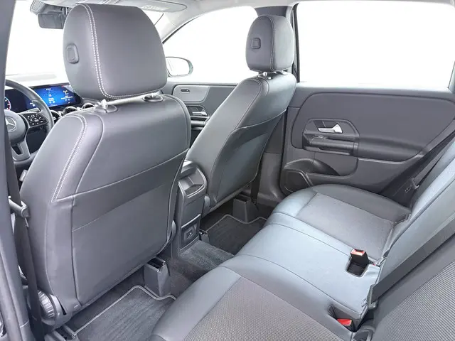 Mercedes-Benz B-Klasse 180 Style 2020 Benzine 14