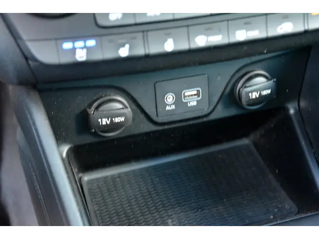 Hyundai Tucson 1.6 T-GDi Premium 4WD 2017 Benzine 64