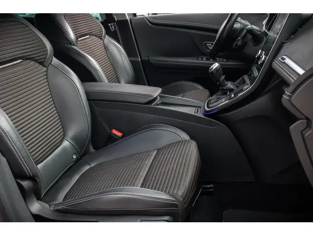 Renault Scénic TCe 140 Bose 2020 Benzine 18