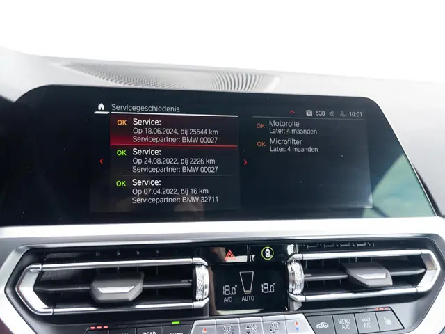 BMW M4 Cabrio Competition xDrive 2022 Benzine 57