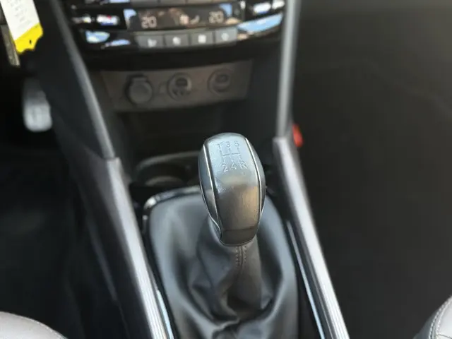 Peugeot 2008 1.6 VTi Féline 2013 Benzine 16