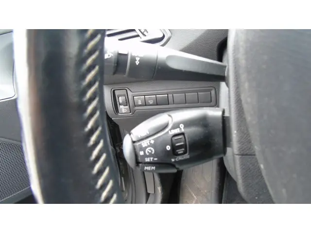 Peugeot 308 1.2 Automaat PureTech Allure NAVI 2017 Benzine 15