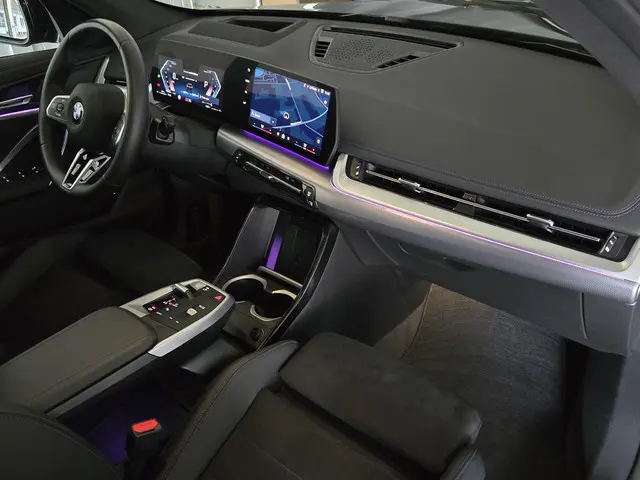 BMW X1 sDrive20i 2023 Hybride Benzine 5