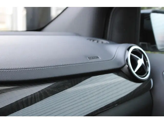 Mercedes-Benz B-Klasse 180 2014 Benzine 11