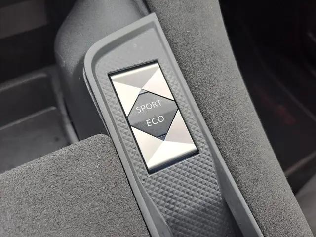 DS DS 7 Crossback 1.2 PureTech Executive 2021 Benzine 26