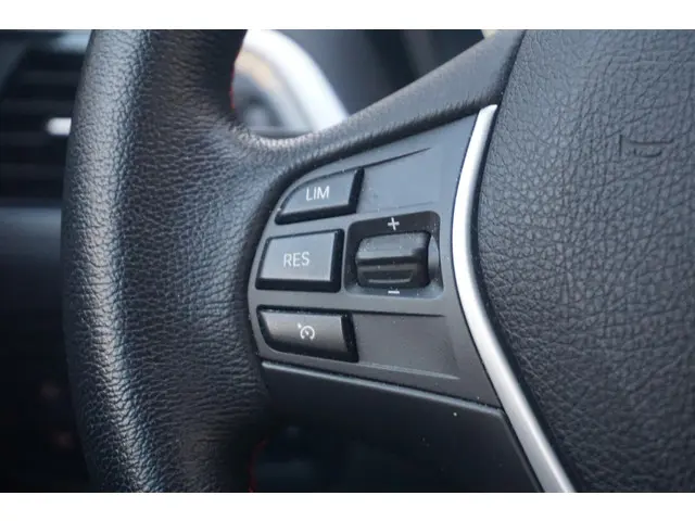 BMW 1 Serie 118i 2018 Benzine 12