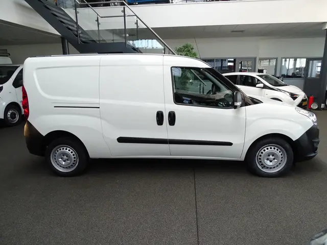 Opel Combo 1.3 CDTi L2H1 Executive, Maxi, 2018 Diesel 4