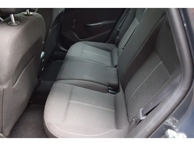 Opel Astra Sports Tourer 1.4 Turbo Blitz 2015 Benzine 8