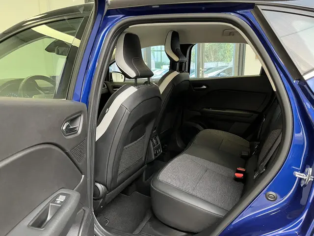 Renault Captur 1.3 TCe 140 Intens 2021 Benzine 14