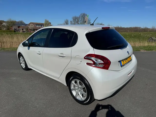 Peugeot 208 2