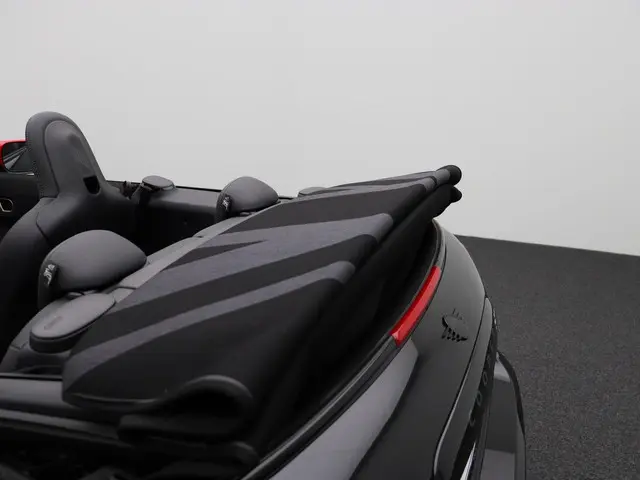 MINI Cooper Cabrio John Works 2025 Benzine 15