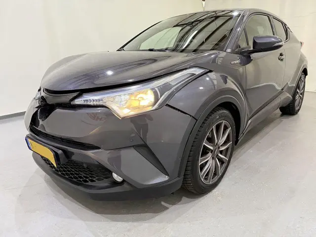 Toyota C-HR CH-R 1.8 Hybrid Executive 2017 Benzine 3