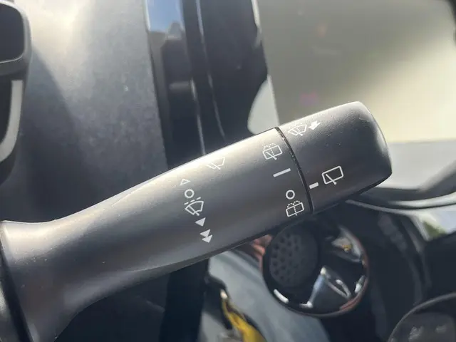 Peugeot 108 1.0 e-VTi Allure 2018 Benzine 24