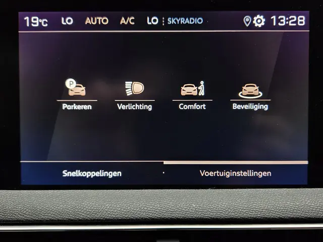 Peugeot 3008 1.2 PureTech GT Line 2020 Benzine 32