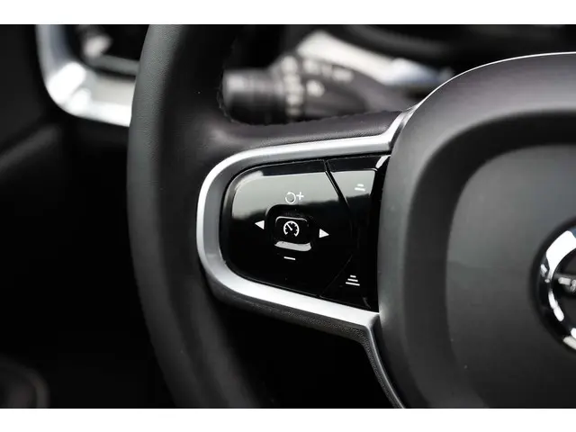 Volvo V60 T6 Recharge AWD R-Design 2022 Hybride Benzine 38