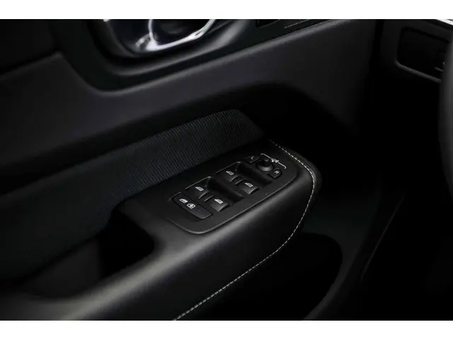Volvo XC60 B5 Plus Dark 2022 Benzine 26