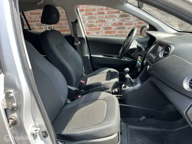 Hyundai i10 1.0i i-Motion Go! 2016 2017 Benzine 23