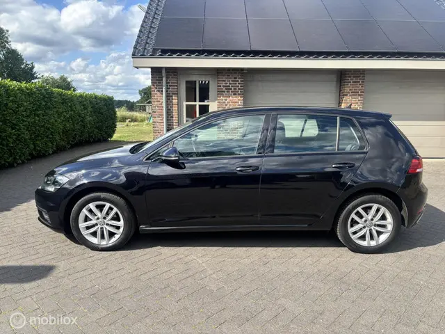 Volkswagen Golf 1.0 TSI Trendline 2018 Benzine 2