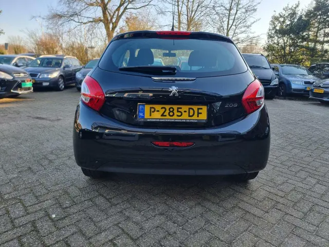 Peugeot 208 1.0 VTi Access 2014 Benzine 6