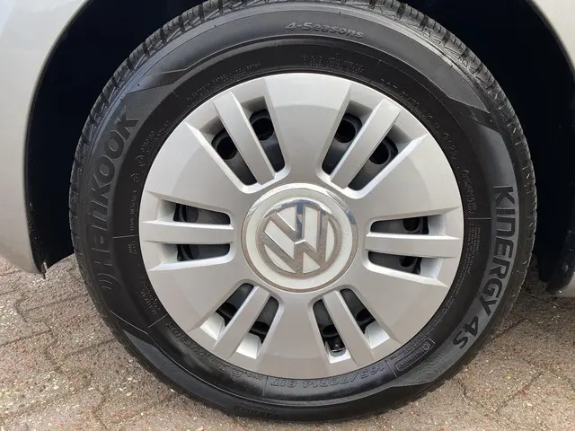 Volkswagen up! 1.0 BMT move up! 2020 Benzine 3