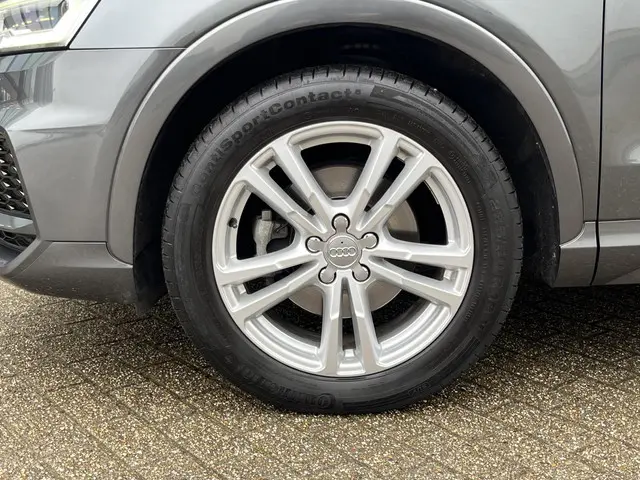 Audi Q3 1.4 TFSI CoD Sport Advance Sport 2018 Benzine 37