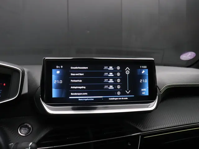 Peugeot 208 1.2 PureTech GT Pack 2021 Benzine 9