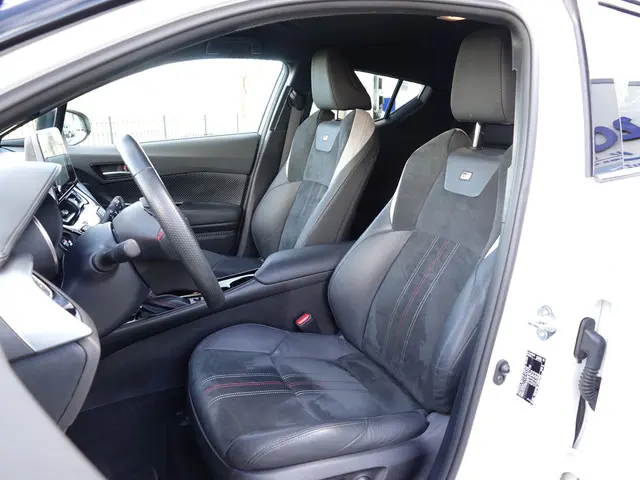 Toyota C-HR 2.0 Hybrid GR-Sport 2023 Hybride Benzine 6