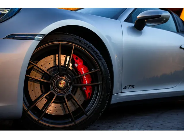 Porsche 911 3.0 Targa 4 GTS 2023 Benzine 36