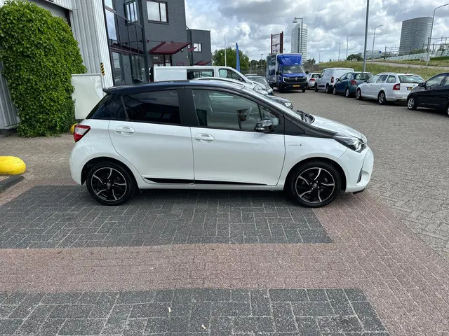 Toyota Yaris 1.5 Hybrid Bi-Tone 2018 Hybride Benzine 5